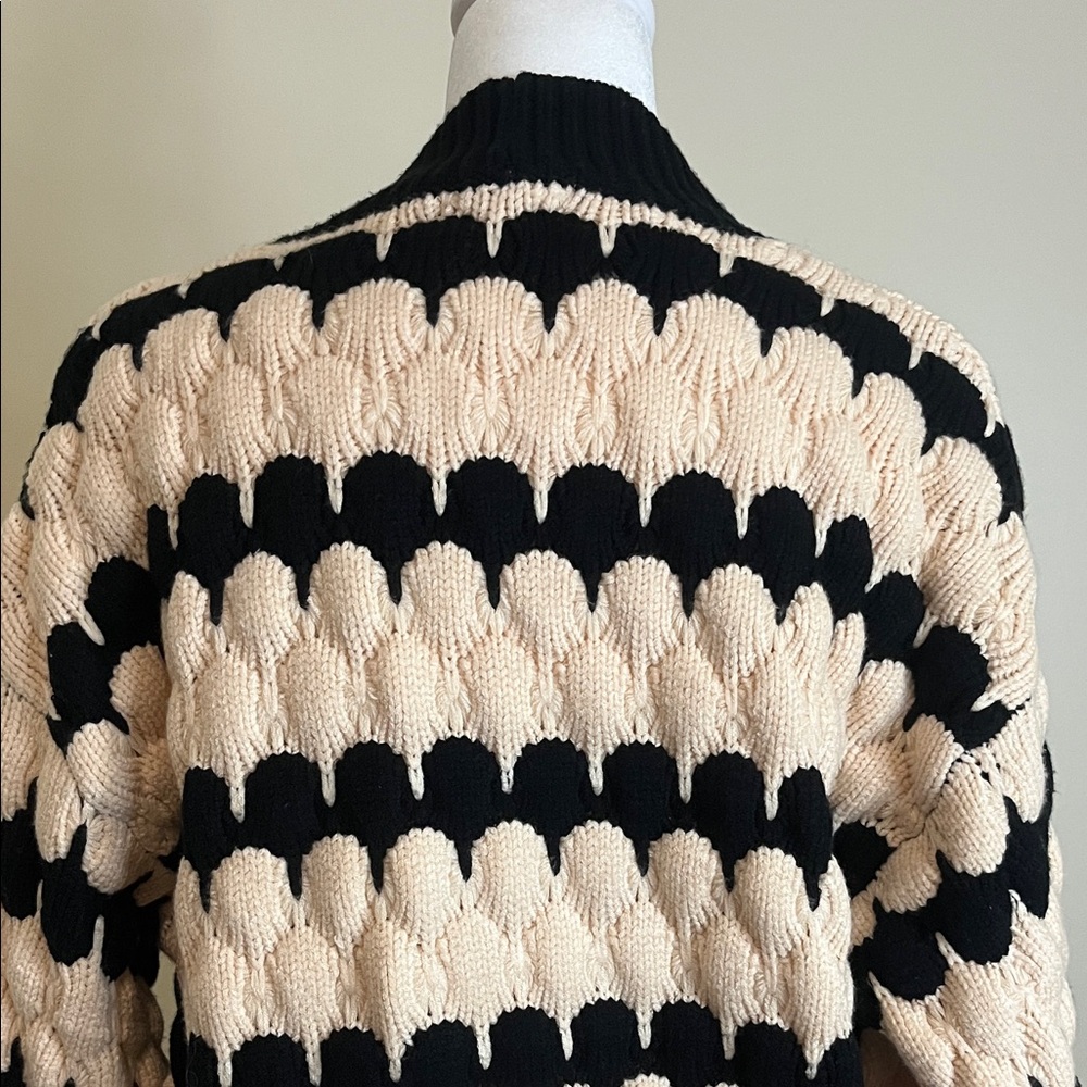 Women’s Elegant Black and Cream Knit Cardigan Size L - Picture 6 of 8